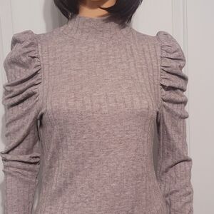 Zenana Outfitters Textured Gray Puff Sleeve Top